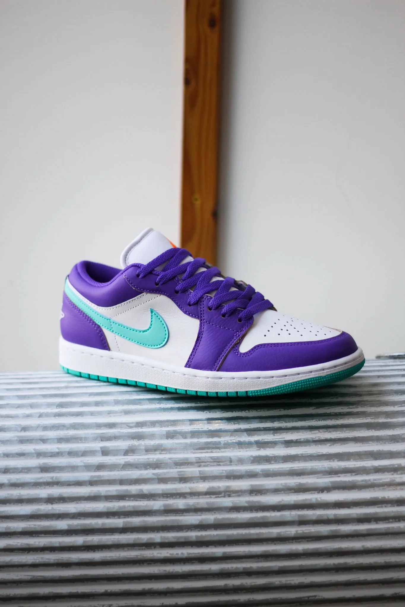 AIR JORDAN 1 LOW SE "PSYCHIC PURPLE"