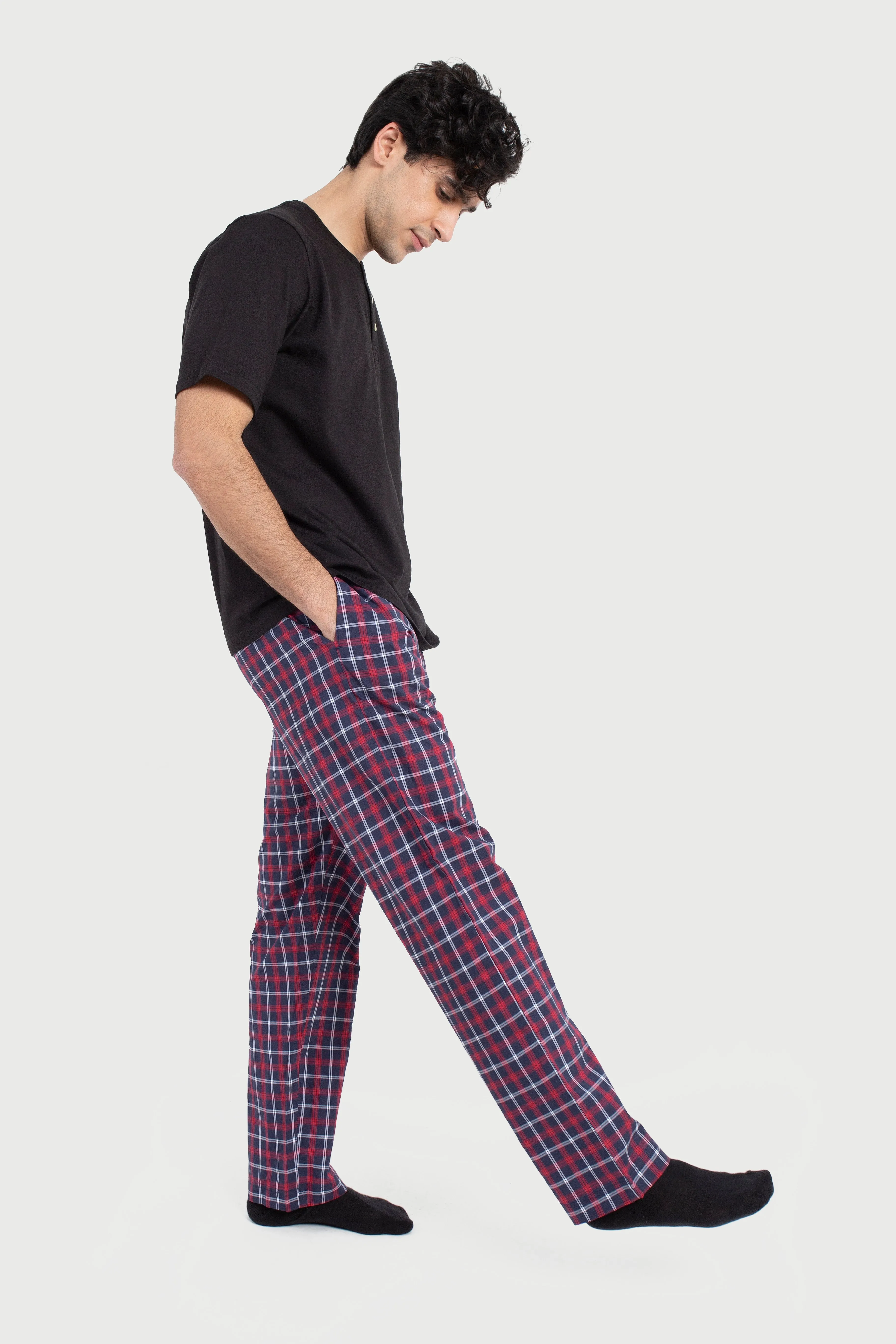 Black tee & Tartan Check PJ