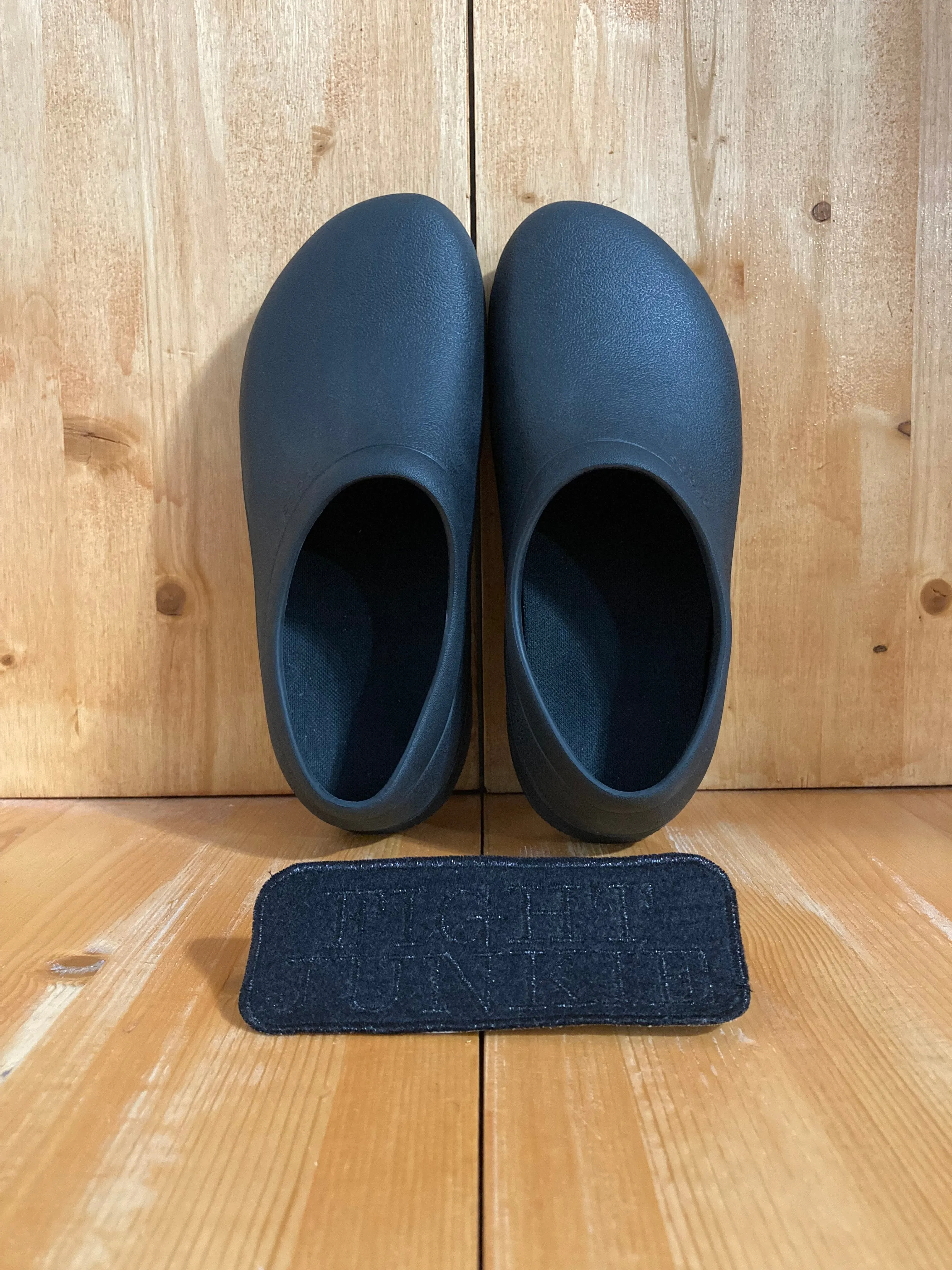 CROCS CLASSIC CLOG Womens Size 9 Slip On Slip Resistant Clog Mule Triple Black