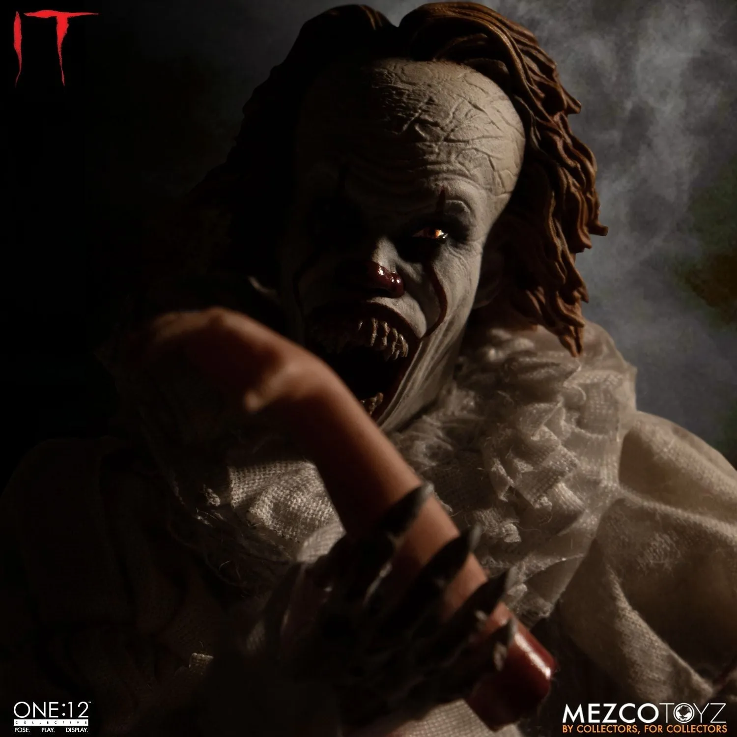 Mezco Toyz It: Pennywise One:12 Action Figure