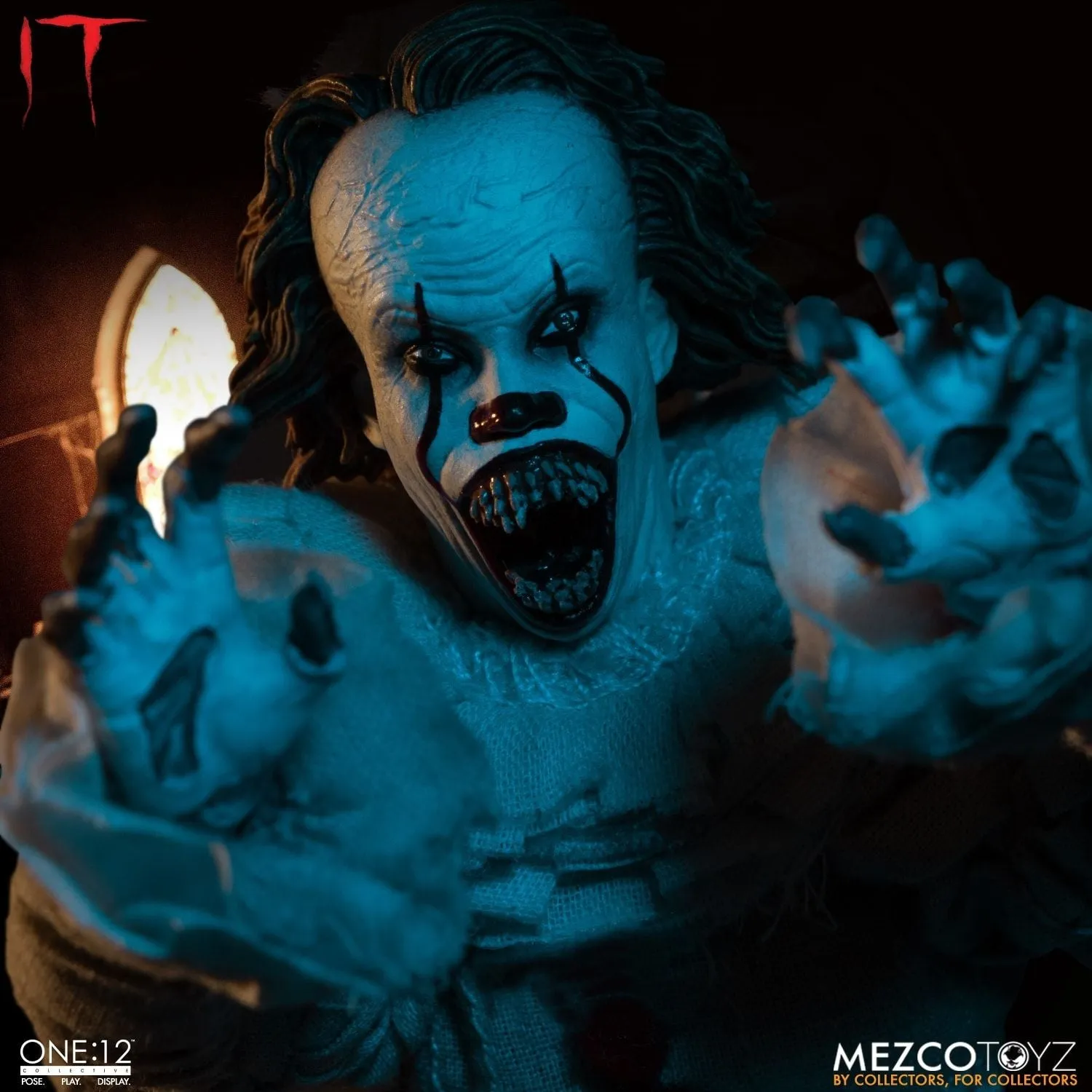 Mezco Toyz It: Pennywise One:12 Action Figure