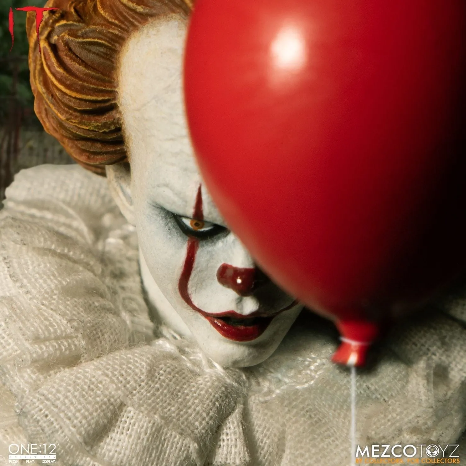 Mezco Toyz It: Pennywise One:12 Action Figure