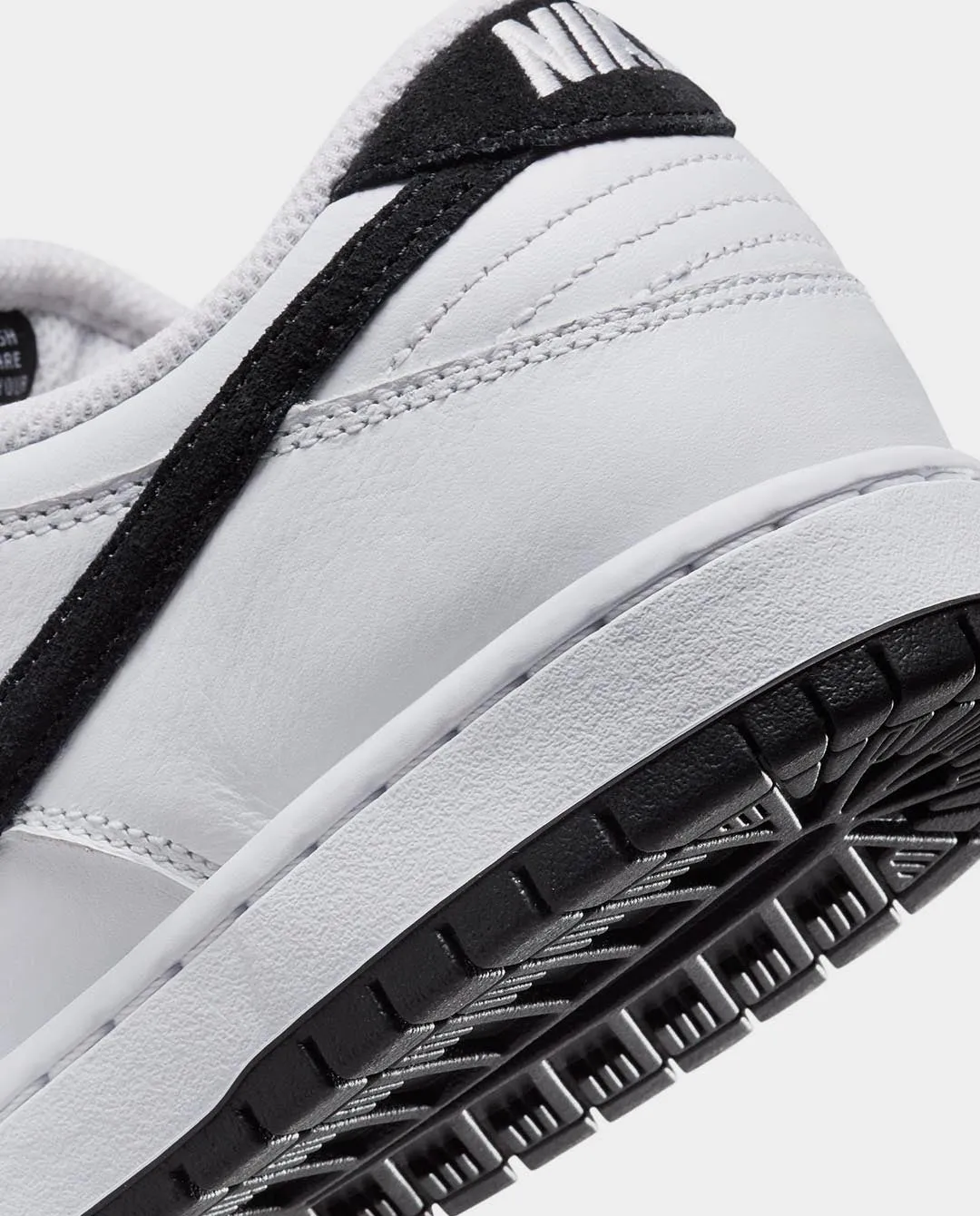 Nike SB - Dunk Low Pro Shoe - White/Black