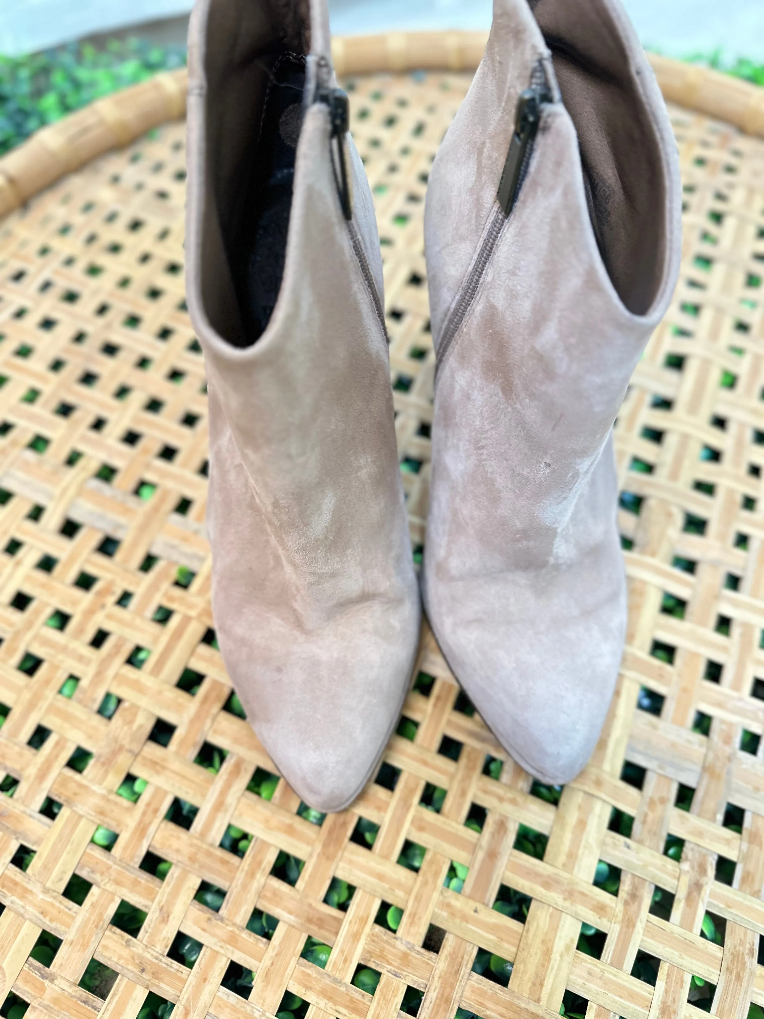 Vince Camuto Suede Booties Size 6