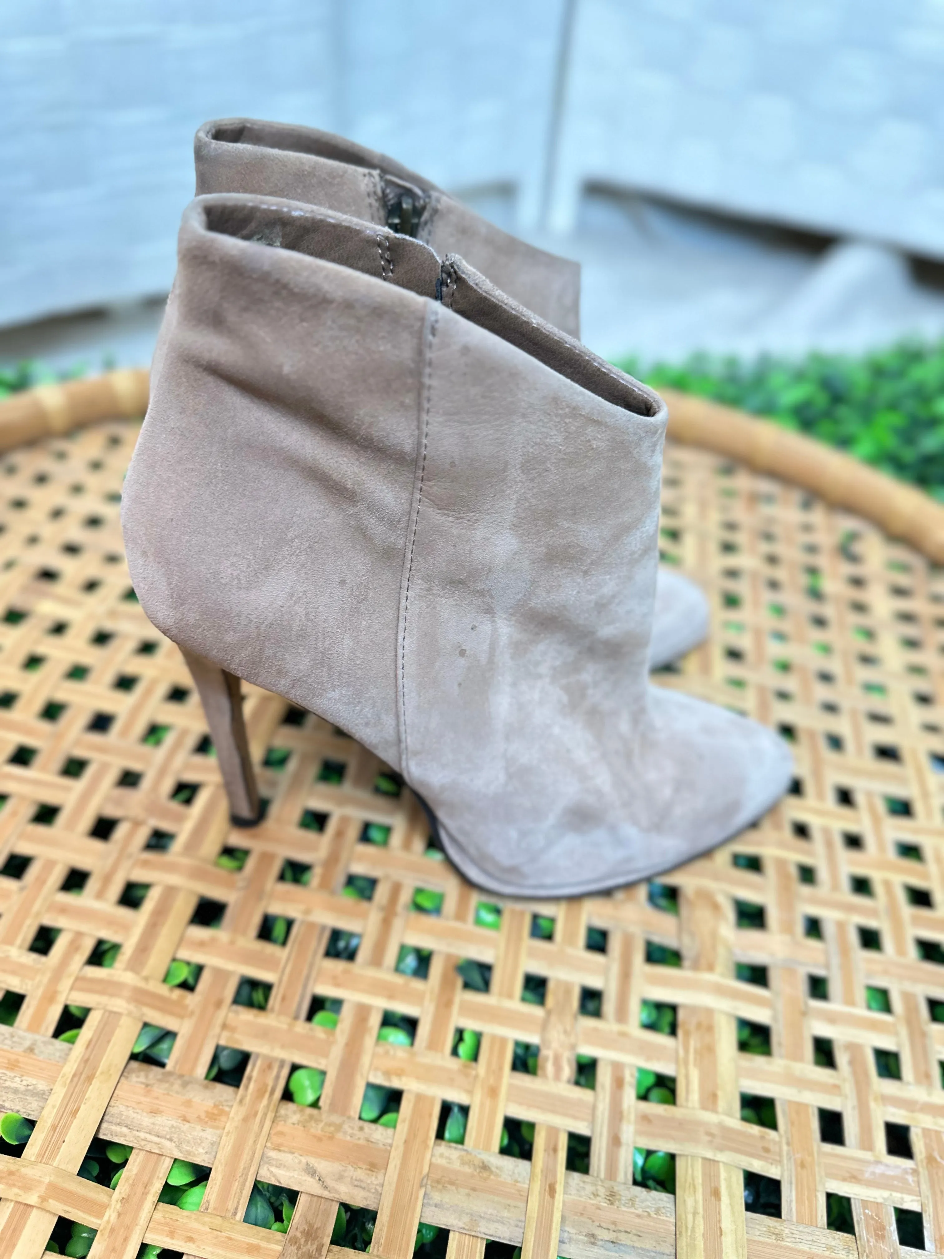 Vince Camuto Suede Booties Size 6