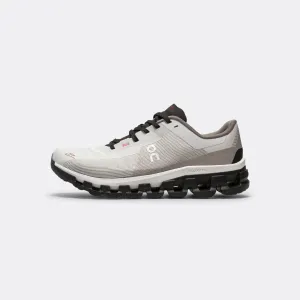 Womens Cloudflow 4 × Distance - White/Black