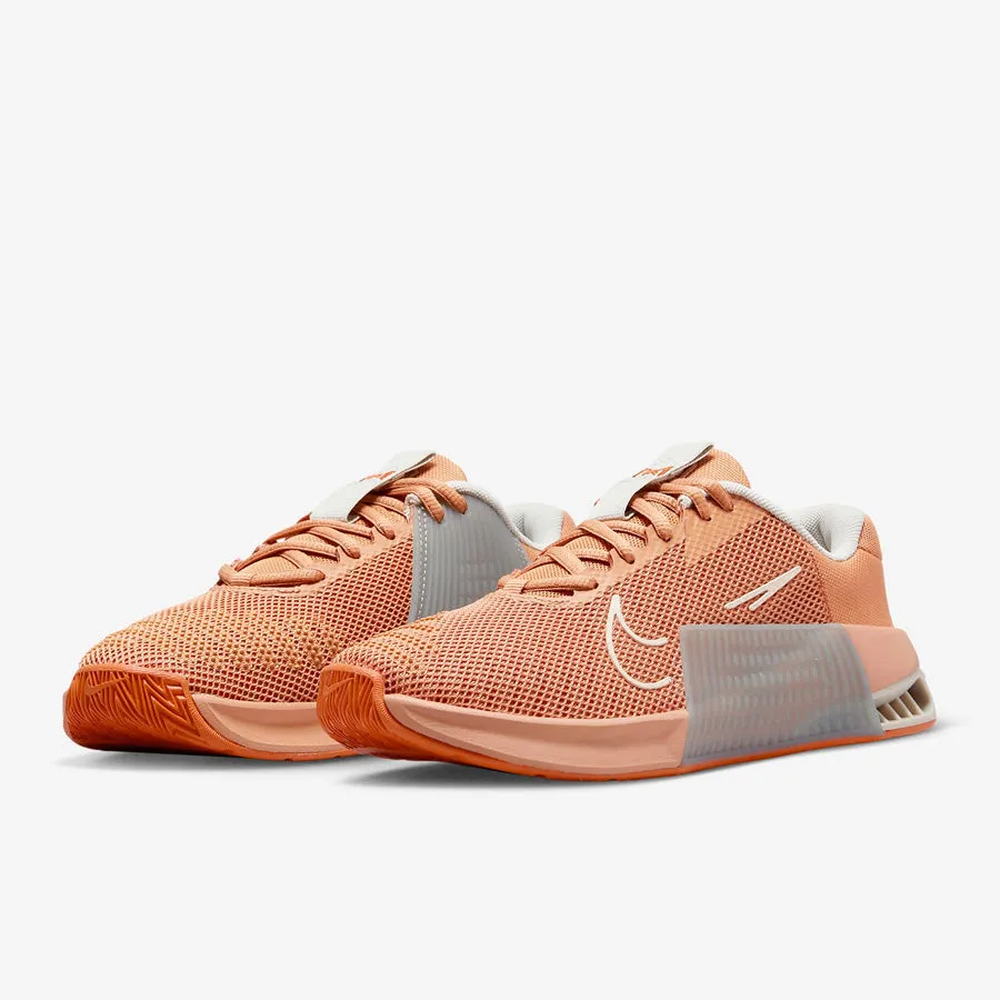 Women's Nike Metcon 9 (Amber Brown/Guava Ice)